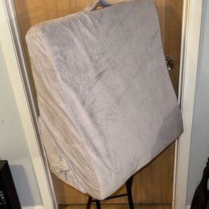 Soraken Adjustable 9 Plush Multipurpose 7-in-1 Design Wedge Pillow Handle